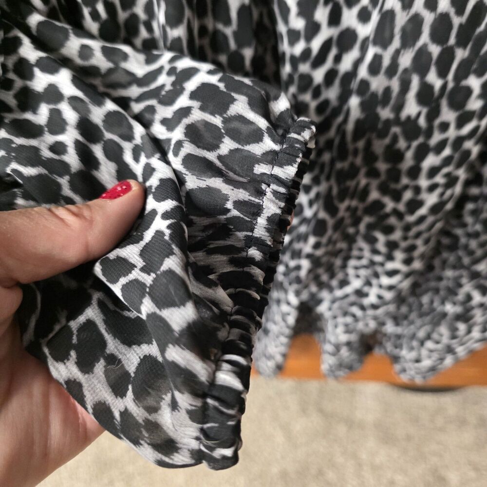 NWT Torrid Sheer Kimono Size 3XL Animal Print Button Tunic Black Gray - Picture 11 of 12